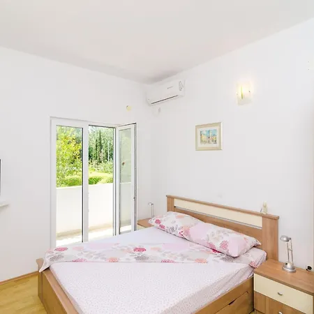 & Bari I - With Balcony And Garden View First Floor -apt 2 Apartmán