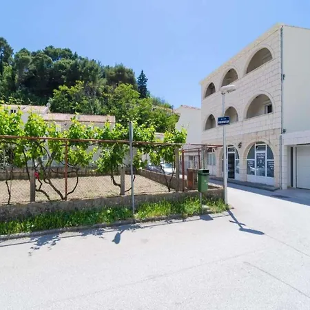 & Bari I - With Balcony And Garden View First Floor -apt 9 Mlini