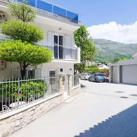 & Bari I - With Balcony And Garden View First Floor -apt 2 * Mlini