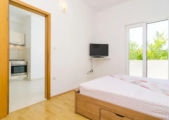 Apartament & Bari I - With Balcony And Garden View First Floor -apt 9 *