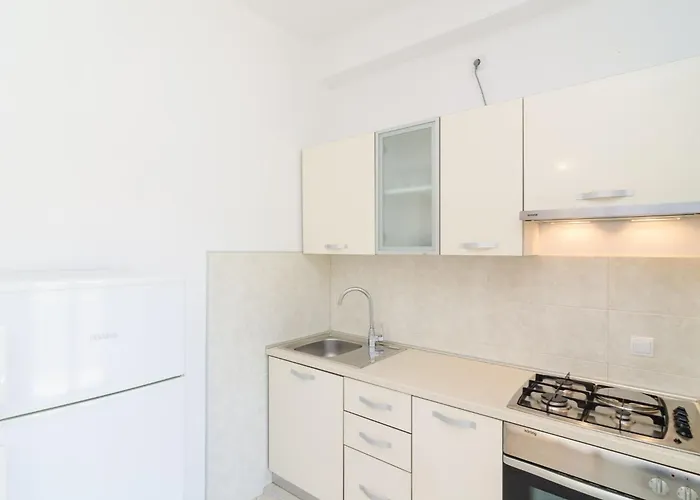 & Bari I - With Balcony And Garden View First Floor -apt 9 Apartament