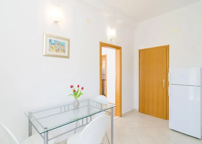 & Bari I - With Balcony And Garden View First Floor -apt 9 *