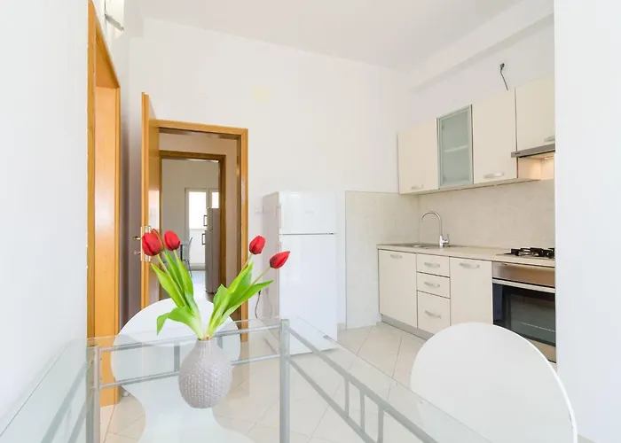 & Bari I - With Balcony And Garden View First Floor -apt 9 Apartament