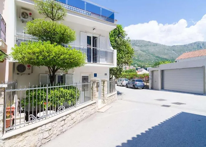 & Bari I - With Balcony And Garden View First Floor -apt 9 * Mlini